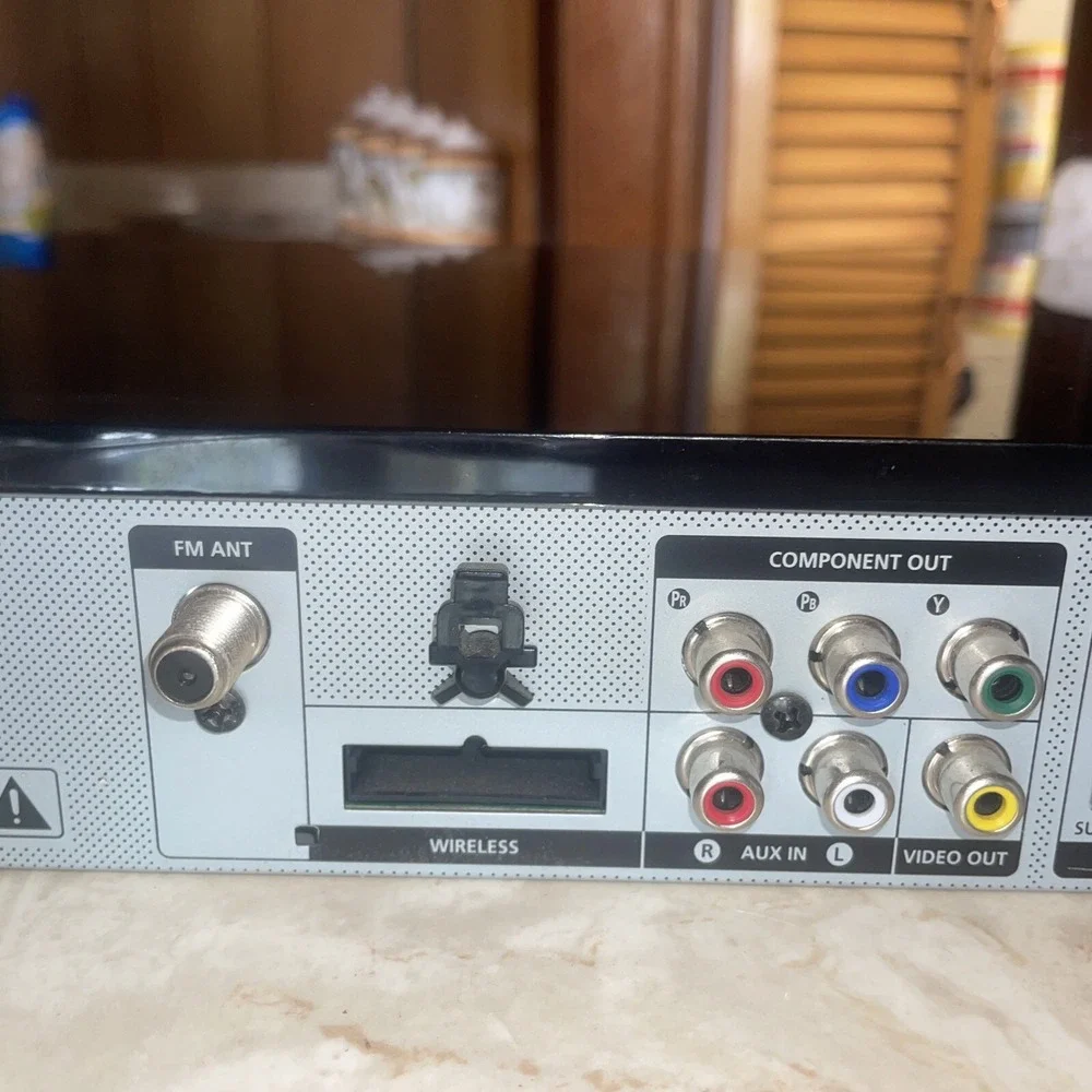 Samsung HT-D5300 Blu Ray DVD Surround Sound 5.1 Ch No Remote Tested &‎ Working